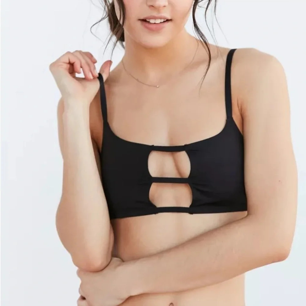 Urban Outfitters Out From Under Hailey Fusion Caged Bra Black Scoop Soft Cup